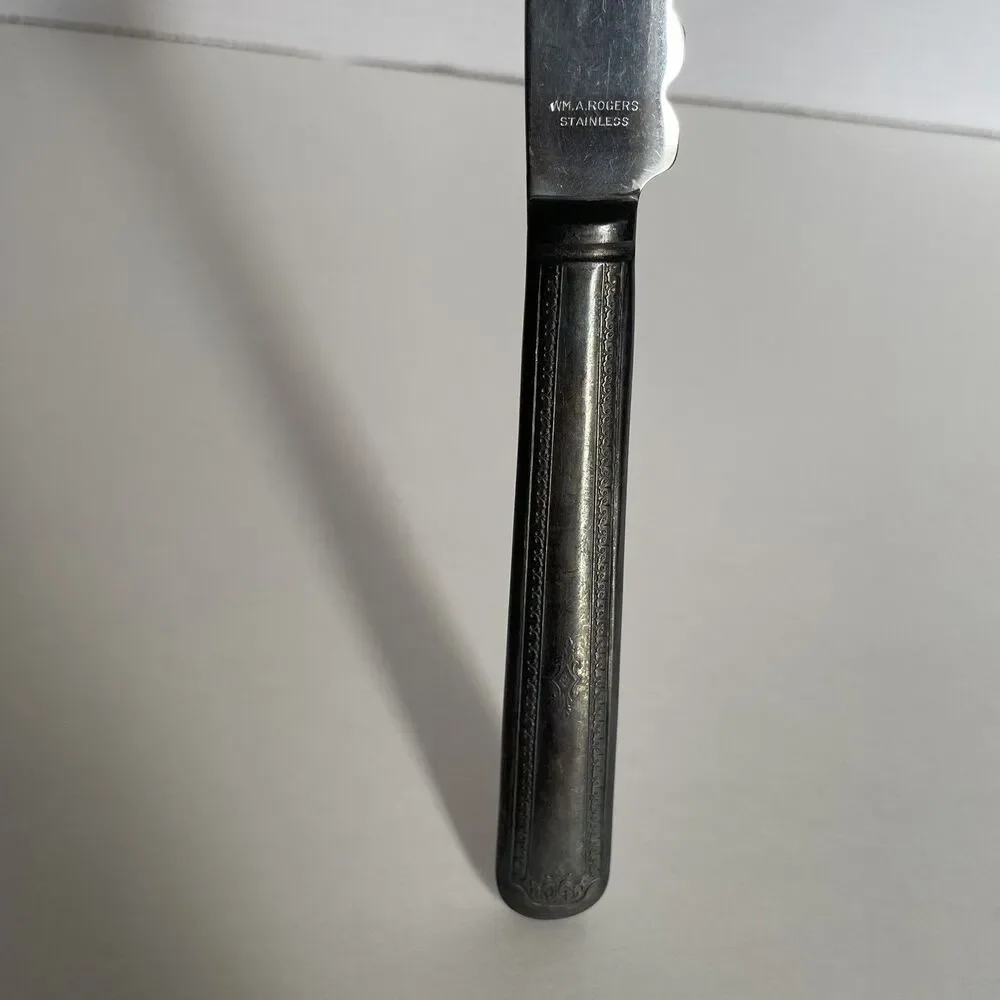 WM A ROGERS BERKELEY SILVERPLATE SERRATED WEDDING CAKE KNIFE MONOGRAM ENGRAVE N